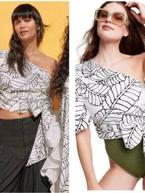 Fe Noel One-Shoulder Leaf-Print Crop Top in White and Black
